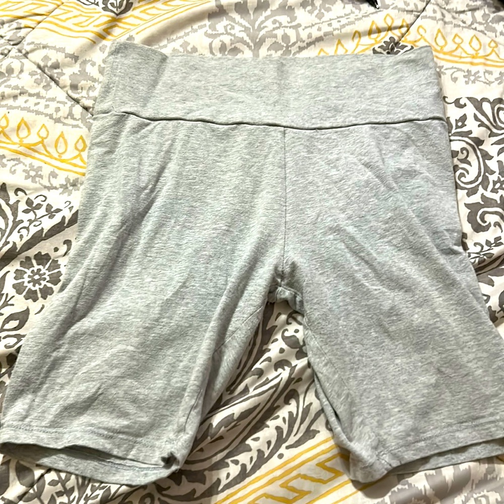 grey women biker shorts